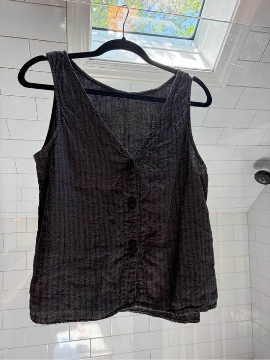 esby Tops - esby Textured Button-Front Tank Top in Charcoal Black